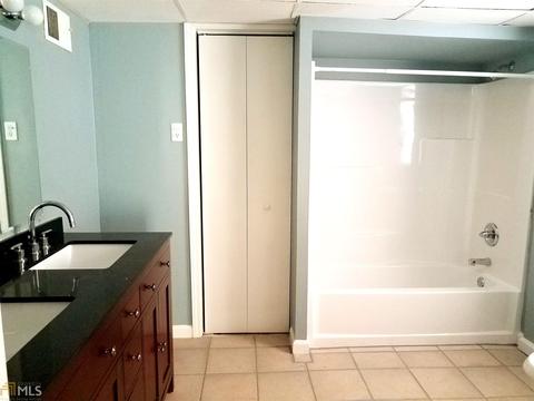 6030 Woodview Dr, Morrow, GA 30260 photo 9