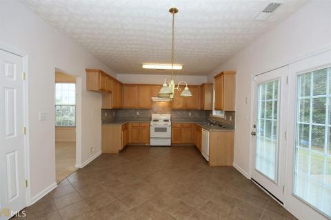 1015 Maple Leaf Dr, Mcdonough, GA 30253 photo 5