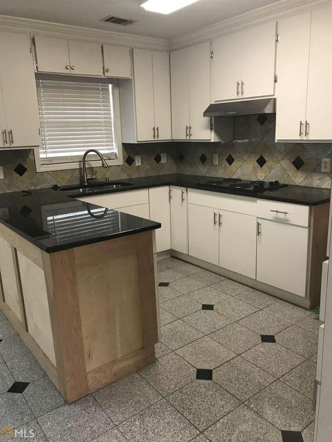 3905 Fallbrook Dr, Duluth, GA 30096 photo 2