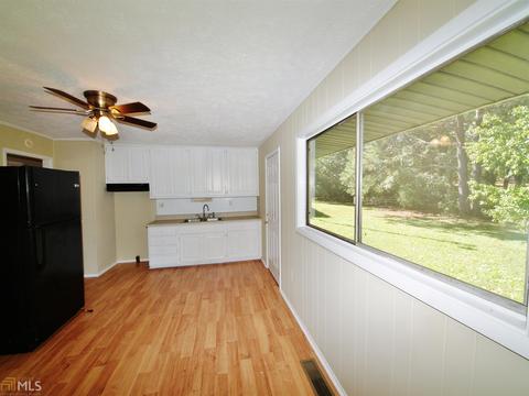 237 James St, Rutledge, GA 30663 photo 4