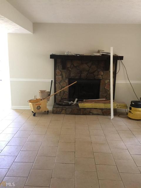 6898 Babbling Brook Dr, Rex, GA 30273 photo 2