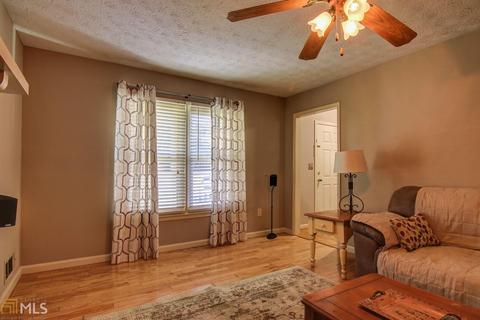 2031 Hutton Dr, Grayson, GA 30017 photo 6