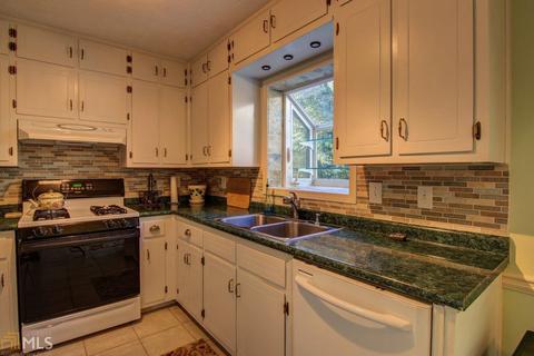 2031 Hutton Dr, Grayson, GA 30017 photo 11