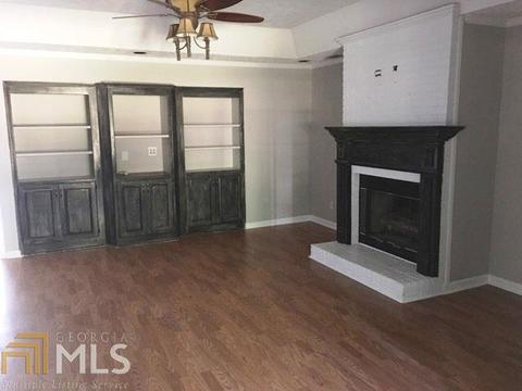 217 Village Dr, Lagrange, GA 30240 photo 4