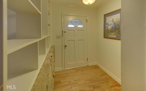 220 Chenocetah Dr, Cornelia, GA 30531 photo 3
