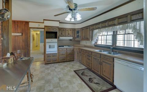 220 Chenocetah Dr, Cornelia, GA 30531 photo 8