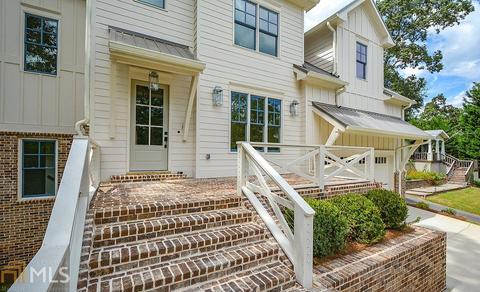 2864 Georgian Dr W, Chamblee, GA 30341 photo 3