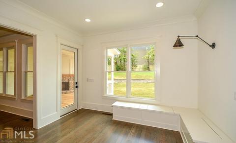 2864 Georgian Dr W, Chamblee, GA 30341 photo 9