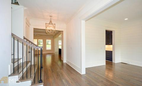 2864 Georgian Dr W, Chamblee, GA 30341 photo 4