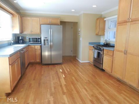 3827 Commander Dr, Chamblee, GA 30341 photo 4
