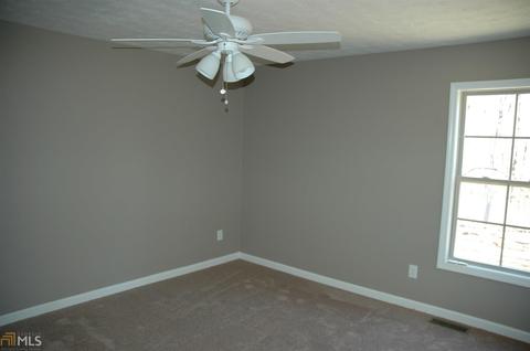 139 Wellington Dr, Lagrange, GA 30240 photo 4