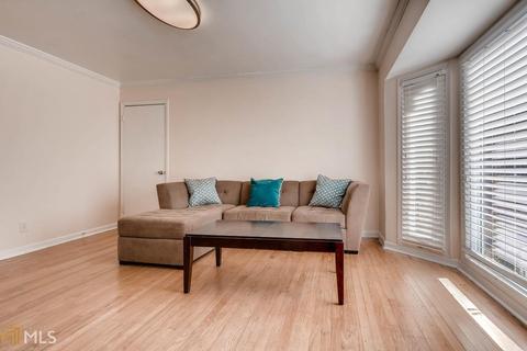 2596 Mural Dr, Chamblee, GA 30341 photo 3
