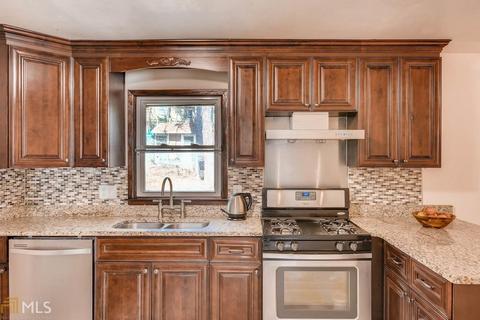 2596 Mural Dr, Chamblee, GA 30341 photo 5