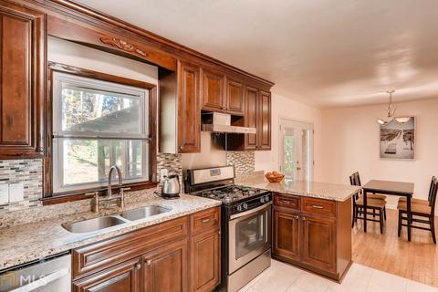 2596 Mural Dr, Chamblee, GA 30341 photo 6