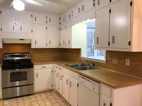210 Lakeside Dr, Covington, GA 30016 photo 8