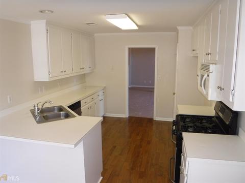 201 Water Oaks Ct, Hampton, GA 30228 photo 8
