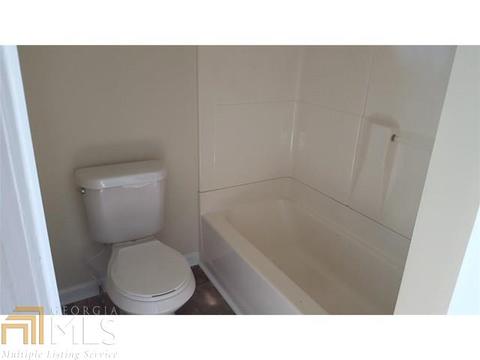 23 E Wright St, Winder, GA 30680 photo 8