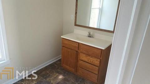 23 E Wright St, Winder, GA 30680 photo 7