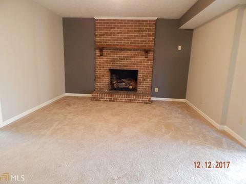 209 Lake Forest Dr, Lagrange, GA 30240 photo 2