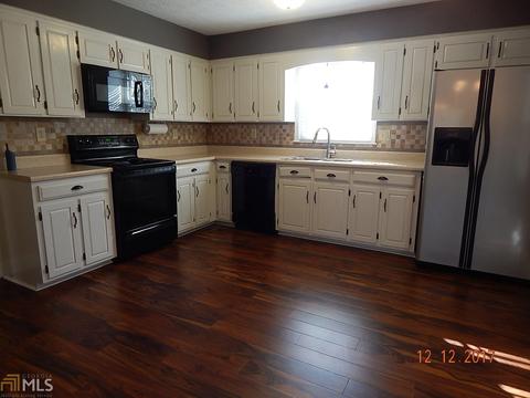 209 Lake Forest Dr, Lagrange, GA 30240 photo 3