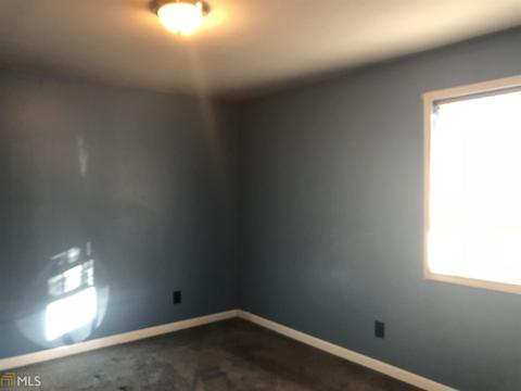526 Honeysuckle Dr, Thomaston, GA 30286 photo 2