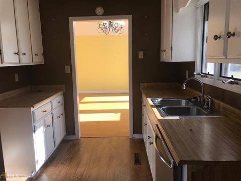 331 Estatohe Cir, Toccoa, GA 30577 photo 2