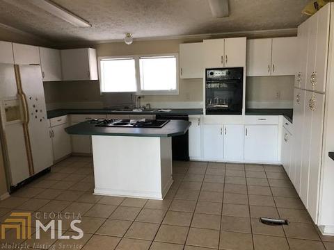 304 Edgewater Dr, Byron, GA 31008 photo 3