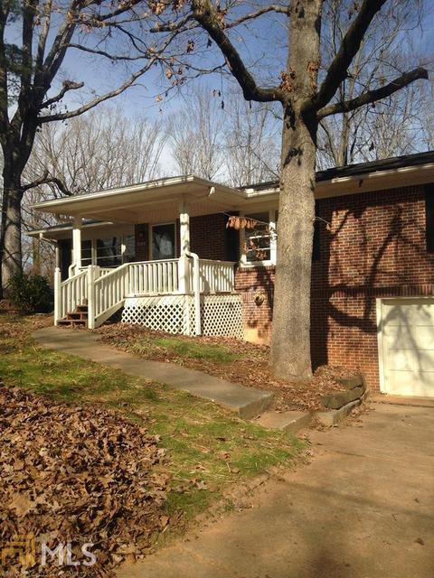 294 Hickory Cir, Toccoa, GA 30577 photo 3