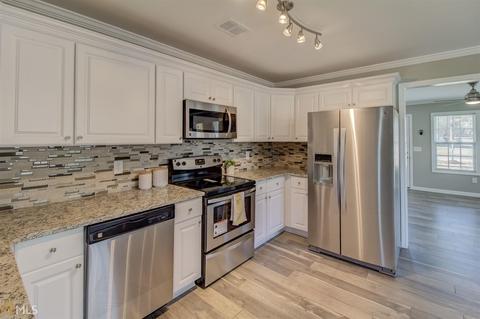 72 Circle Dr, Winder, GA 30680 photo 10