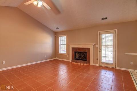 365 Freeman Dr, Covington, GA 30016 photo 3