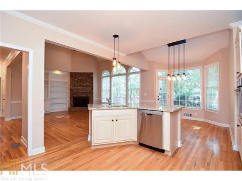 708 Lakeglen Dr, Suwanee, GA 30024 photo 8