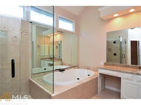 708 Lakeglen Dr, Suwanee, GA 30024 photo 1
