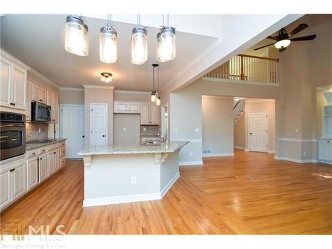 708 Lakeglen Dr, Suwanee, GA 30024 photo 4