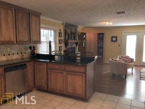 202 Lake Forest Dr, Lagrange, GA 30240 photo 3