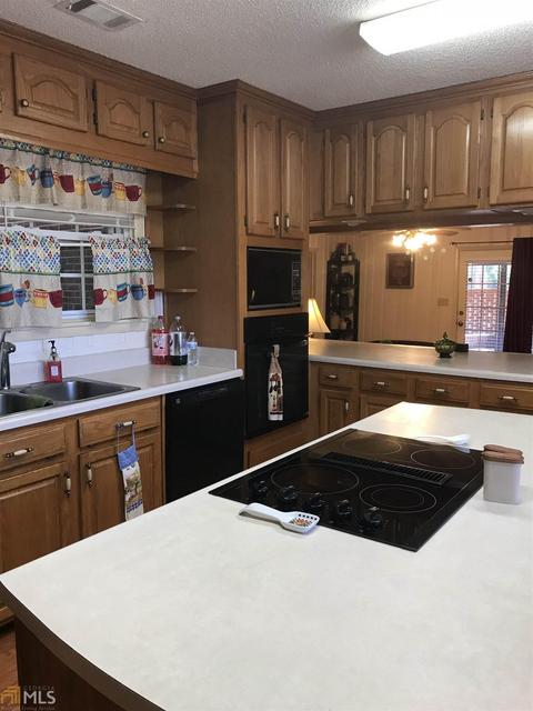 98 E Main St, Adrian, GA 31002 photo 12