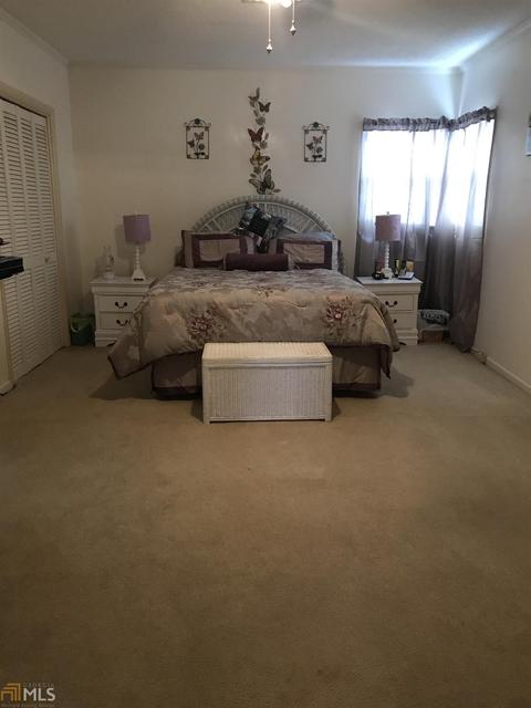 98 E Main St, Adrian, GA 31002 photo 3