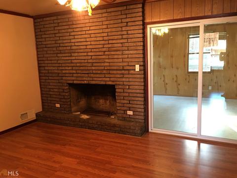 1012 Skylark Dr, Morrow, GA 30260 photo 4