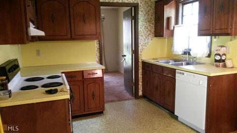 220 Cosby Dr, Lagrange, GA 30241 photo 3