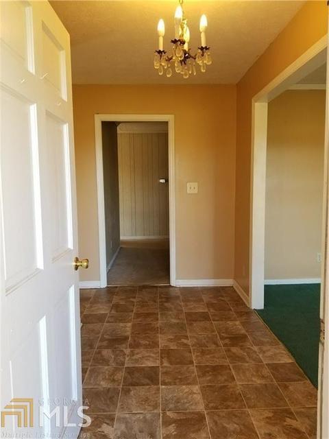 326 W Pine Ave, Comer, GA 30629 photo 3