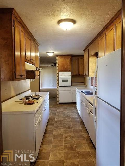326 W Pine Ave, Comer, GA 30629 photo 4
