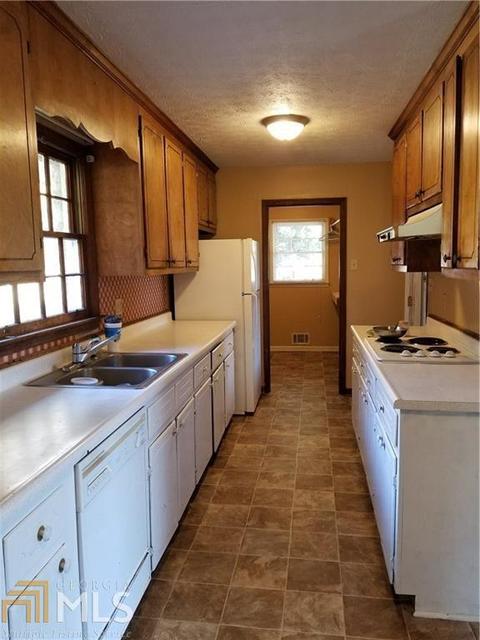 326 W Pine Ave, Comer, GA 30629 photo 5