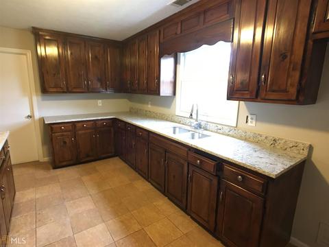 166 E Gates Rd, Lagrange, GA 30241 photo 2