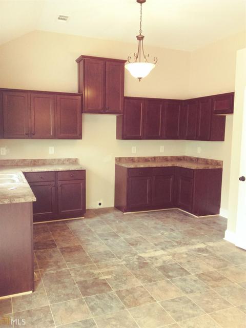 218 Needleleaf Dr, Barnesville, GA 30204 photo 5