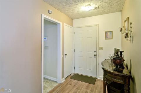 2895 Silver Maple Ct, Rex, GA 30273 photo 2