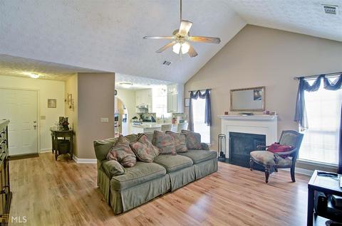 2895 Silver Maple Ct, Rex, GA 30273 photo 5