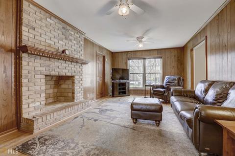3743 Harts Mill Ct, Chamblee, GA 30341 photo 13