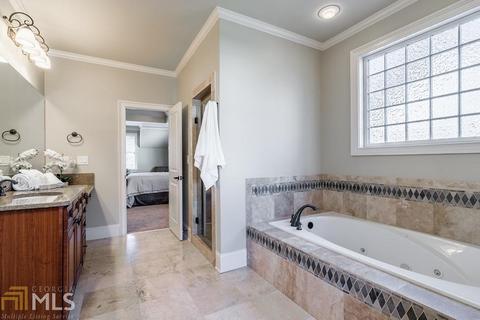 2829 Duncan Dr, Chamblee, GA 30341 photo 18