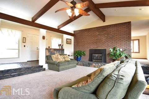 223 Devonshire, Toccoa, GA 30577 photo 3