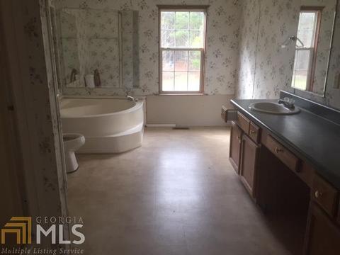 244 Mann Rd, Barnesville, GA 30204 photo 11