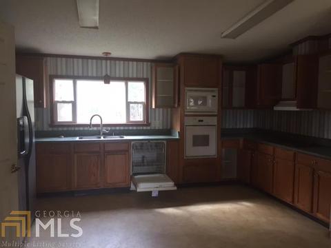 244 Mann Rd, Barnesville, GA 30204 photo 2
